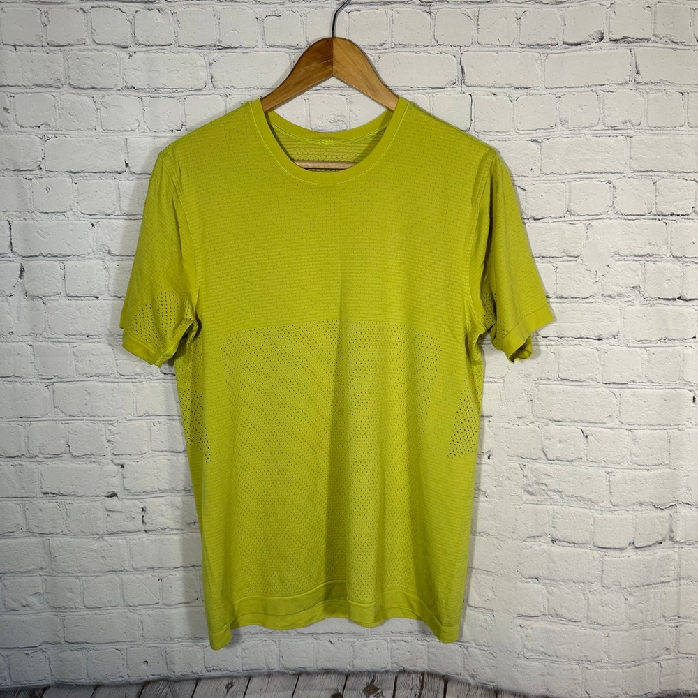 Lululemon Metal Vent Tech Short Sleeve Shirt Mens Medium Lime Green Citron 2.0